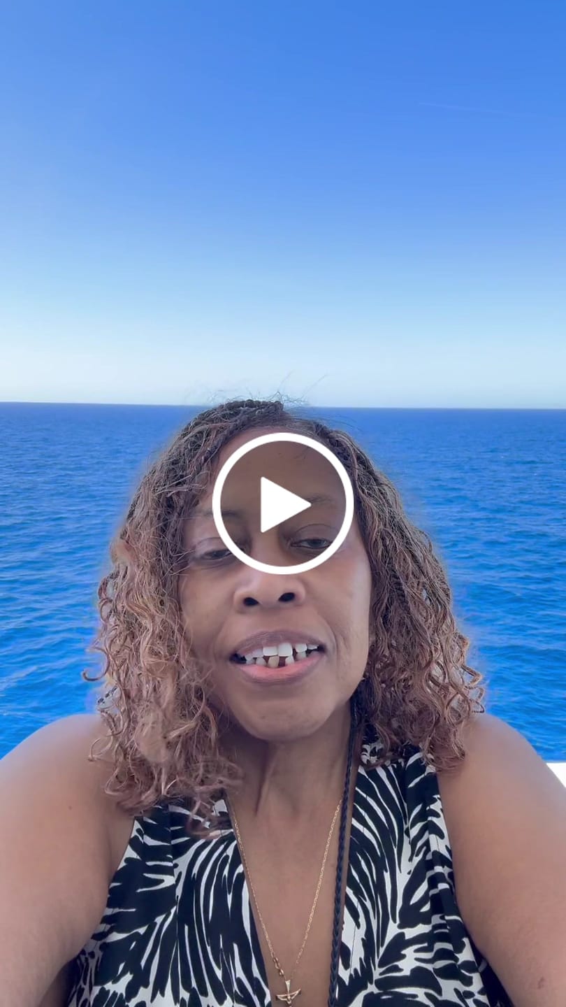 Customer video review of Short Pre Bleached HD Full Lace Knotless Box Braided Wig With Human Hair Curly Ends