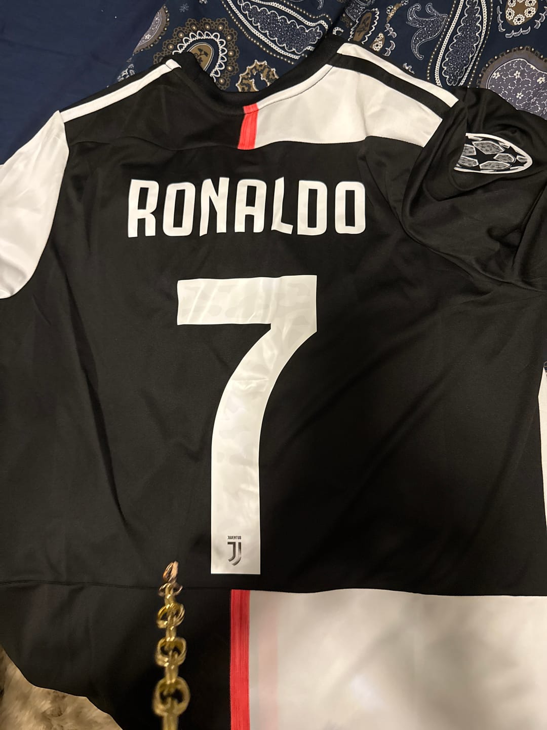 Customer photo review of Cristiano Ronaldo 7- Juventus Long Sleeve 2019 2020 Retro White Black Jersey Trikot Maglia