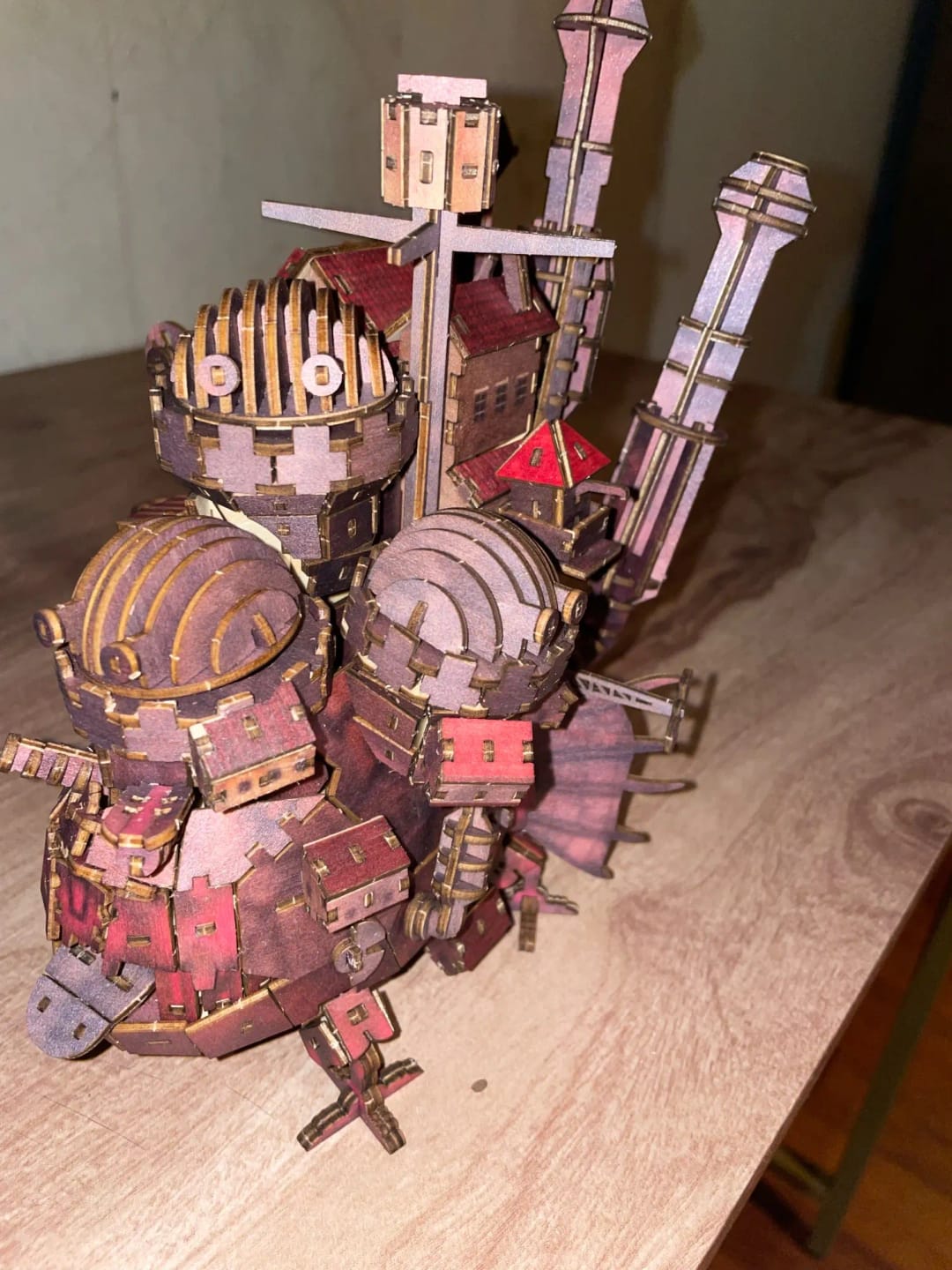 Customer photo review of Puzzle 3D en Bois Château Ambulant Peint — Ghibli