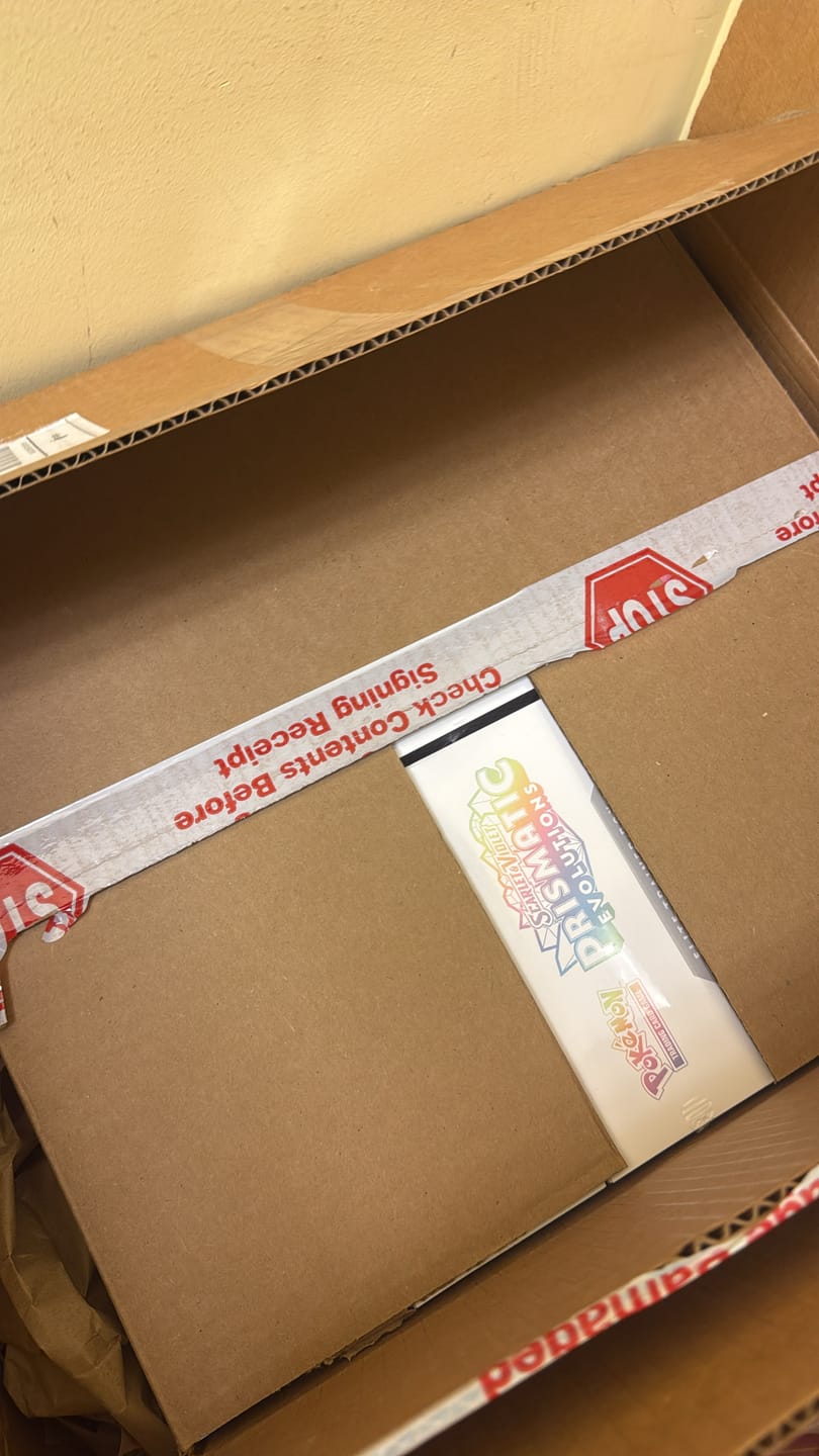 Customer photo review of Lumiose City Mini Tin (styles may vary)