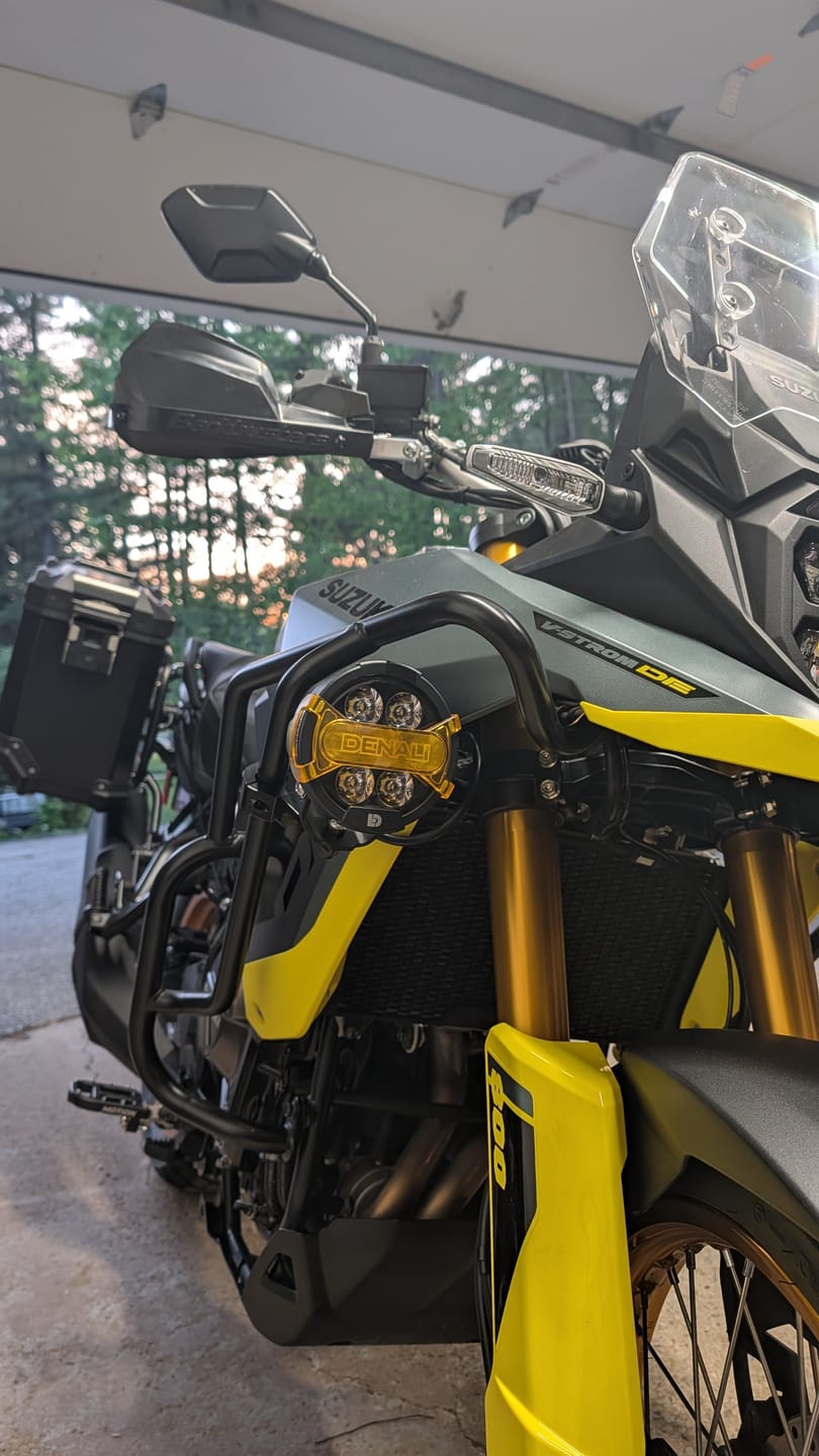 Customer photo review of D7 PRO Premium Lighting Bundle w/ DialDim Controller & Crash Bar Mount-Universal Fit