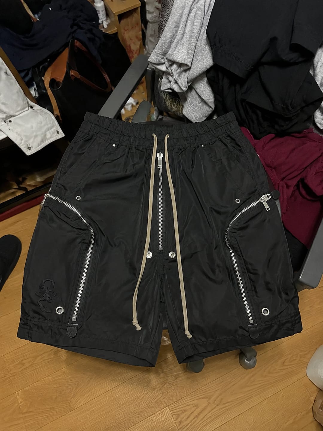 Customer photo review of Zip Functional Techwear Shorts