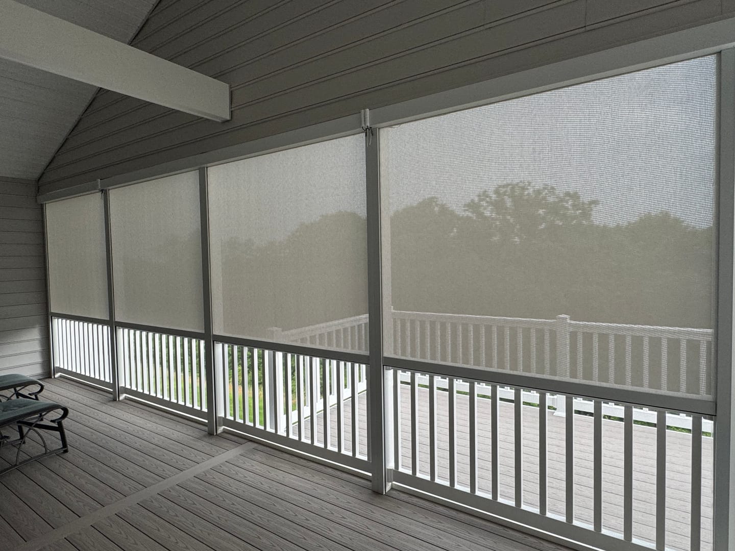 Customer photo review of SmartWings Motorized Zipper Track Windproof Outdoor Shades