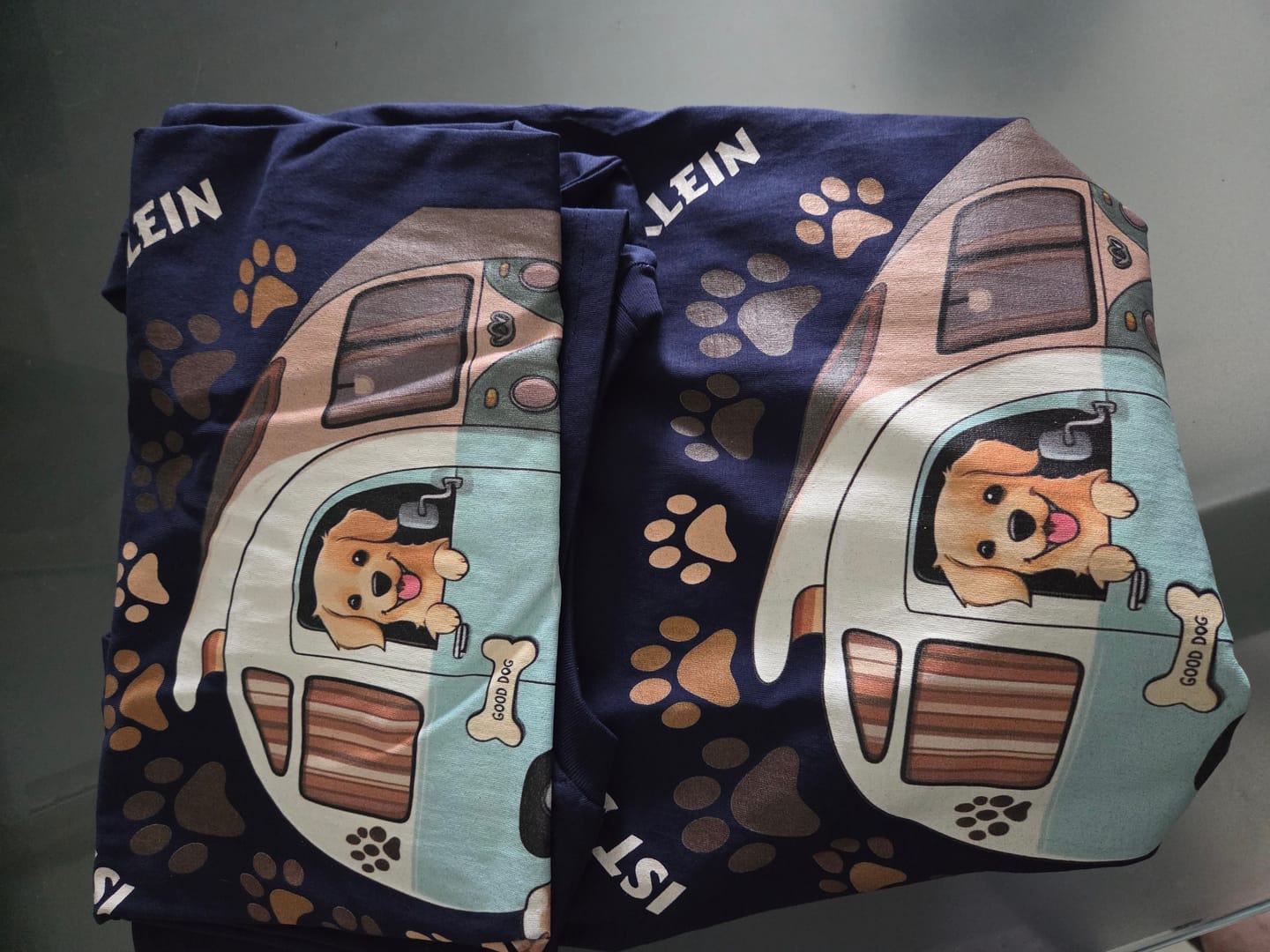 Customer photo review of Ist der Camper |  Premium T-Shirt unisex