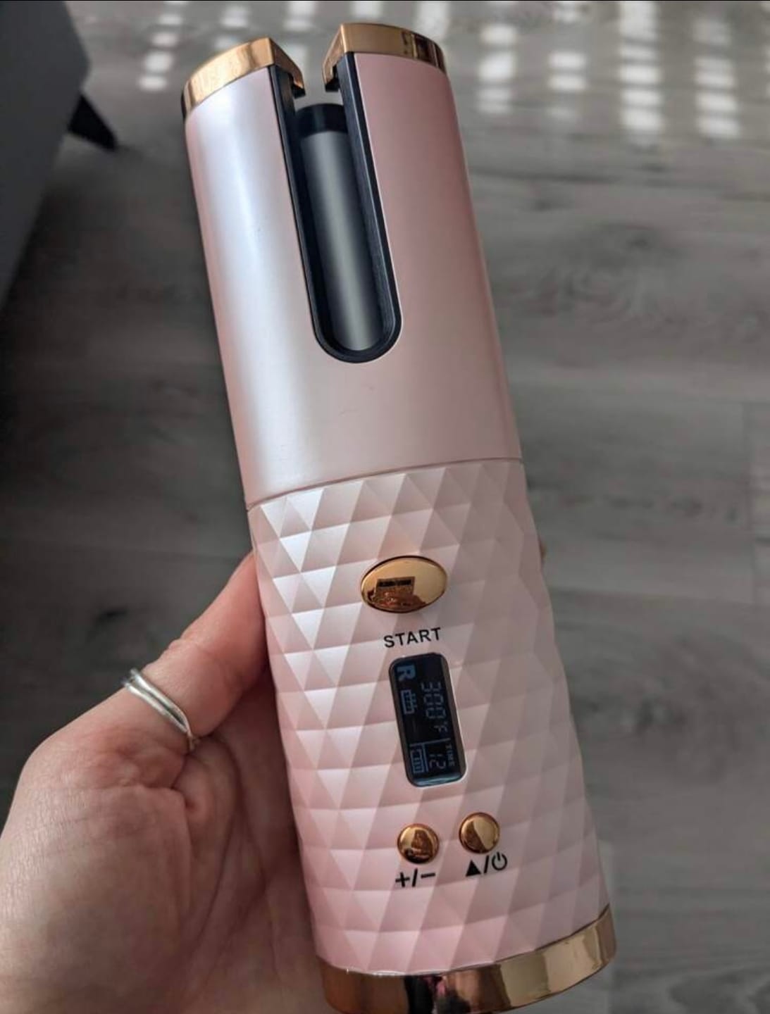 Customer photo review of LuxoraHungary™ hordozható hajgöndörítő