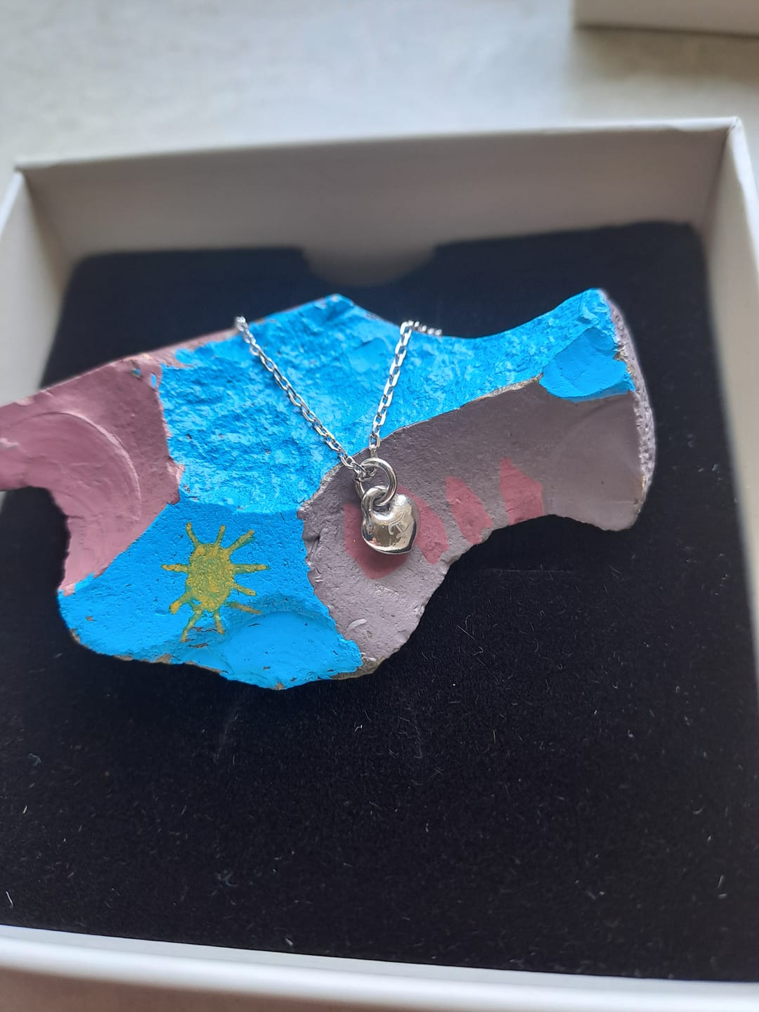 Customer photo review of Halskette mit Gravur "Mini Heart"