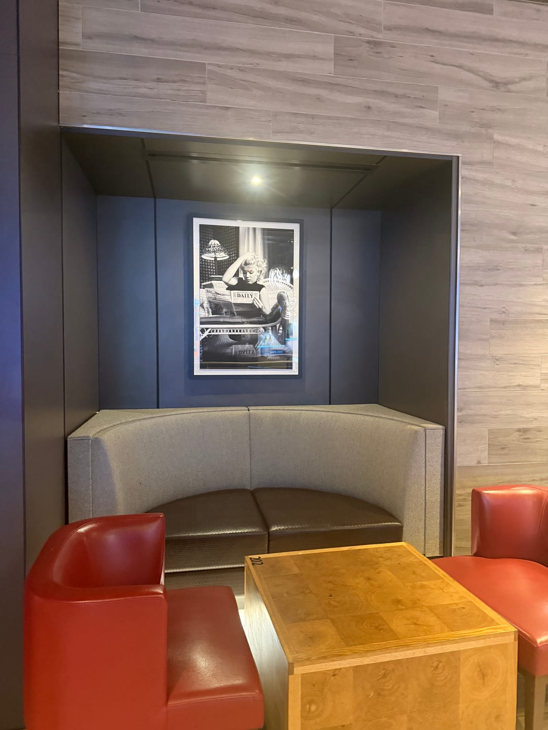 Customer photo review of The Daily with Marilyn Monroe