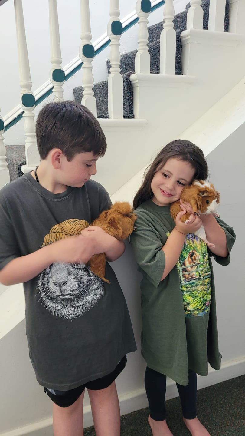 Customer photo review of Beanie Guinea T-shirt