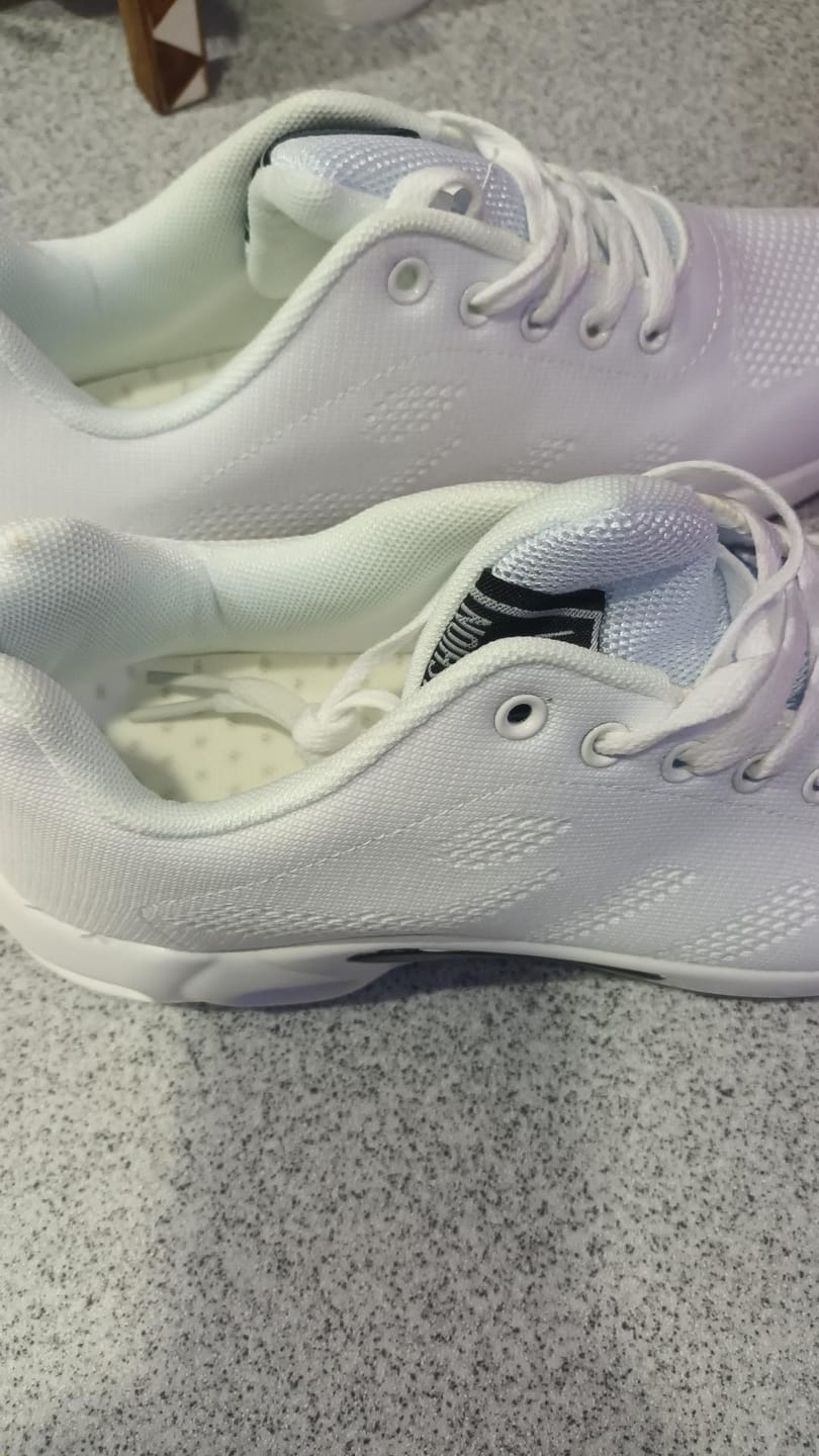 Customer photo review of OrthoCare | Comfortabele Schoenen met Luchtkussenzool