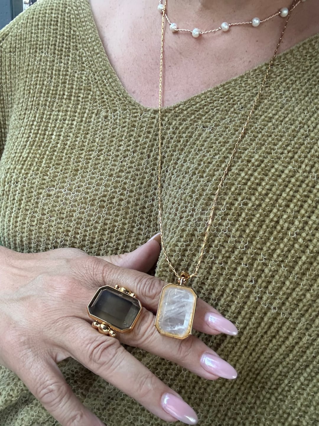 Customer photo review of Marique French Vintage Natural Stone Crystal Necklace