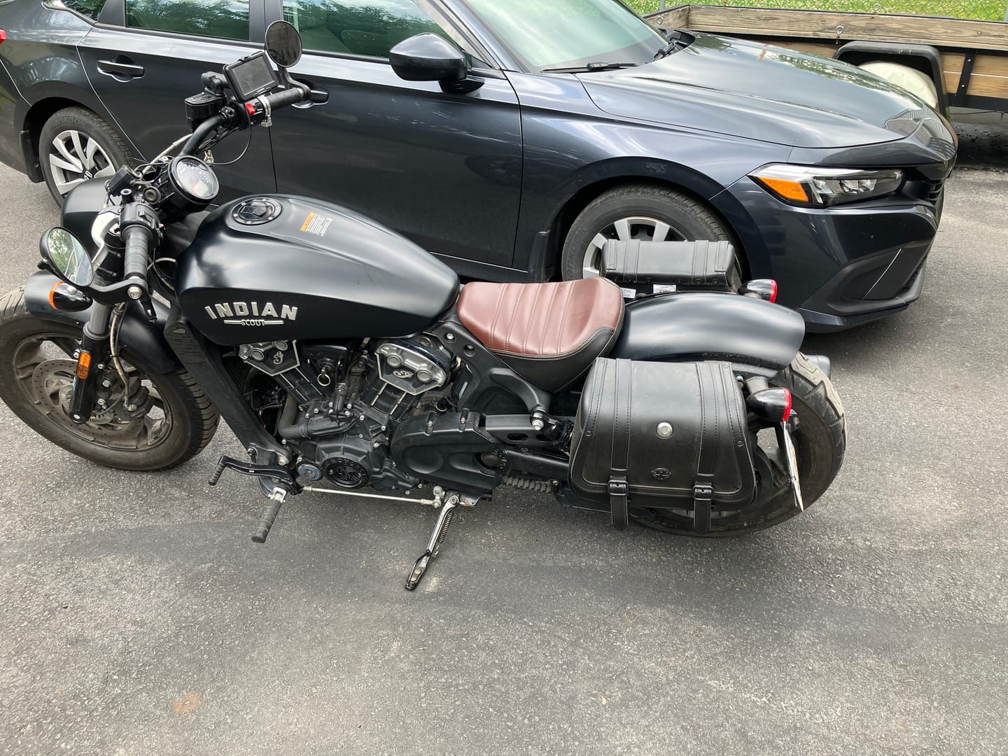 Customer photo review of 25L - SpiritBlade Medium Indian Scout Bobber Leather Motorcycle Saddlebags