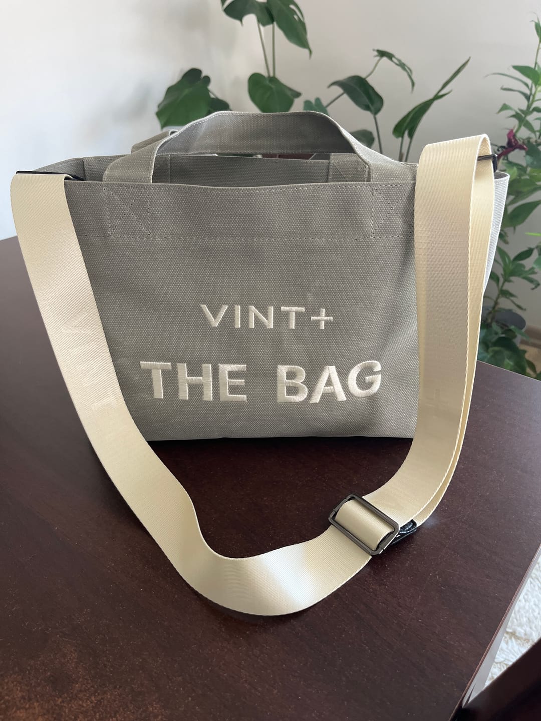 Customer photo review of FERMUARLI MUMLU KANVAS TOTE ÇANTA - KÜÇÜK - AÇIK YEŞİL
