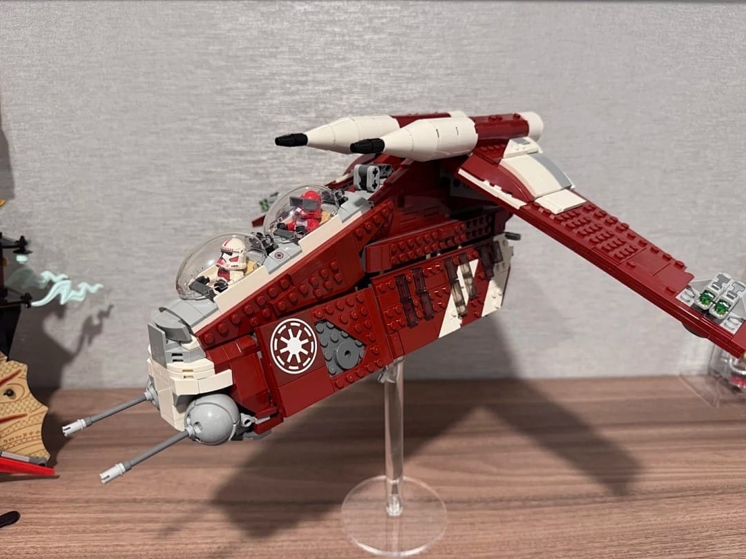 Customer photo review of LEGO Star Wars Coruscant Guard Gunship (75354) - RESELL