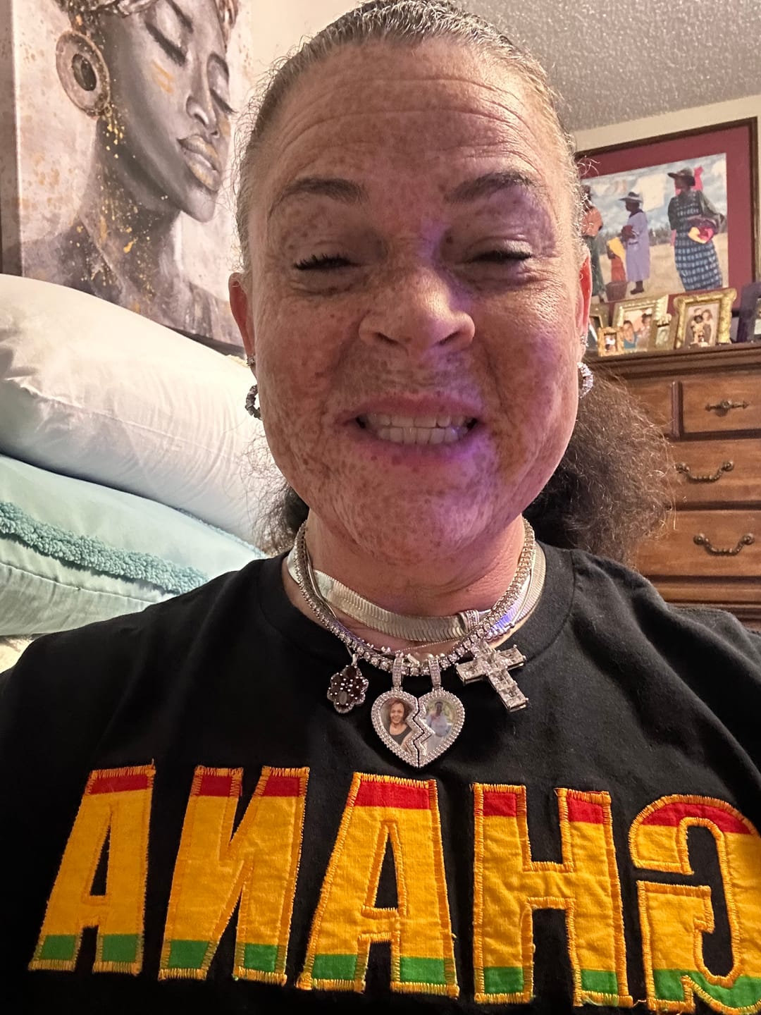 Customer photo review of LUXIIVA® BROKEN HEART CUSTOM PICTURE PENDANT