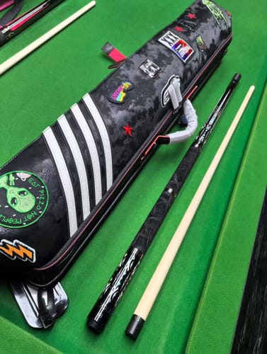 Customer photo review of Lizard Rainbow Series Cue Case 3B4S