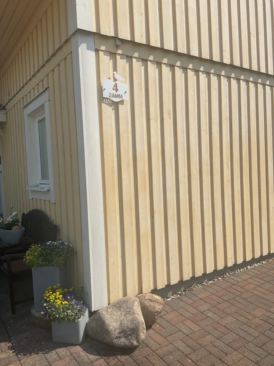 Customer photo review of Hausnummer maritim – Möwe & Anker – personalisierbar mit Nummer & Name – wetterfestes Schild – 20–50 cm – modern & einzigartig