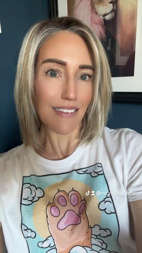 Customer photo review of [PRE-ORDER] JBEXTENSION 12 Inches Mix Blonde Pre-Cut Side Part Snowflake Lace Frontlace Glueless Wig CHARLIE【BENDY EAR TABS】