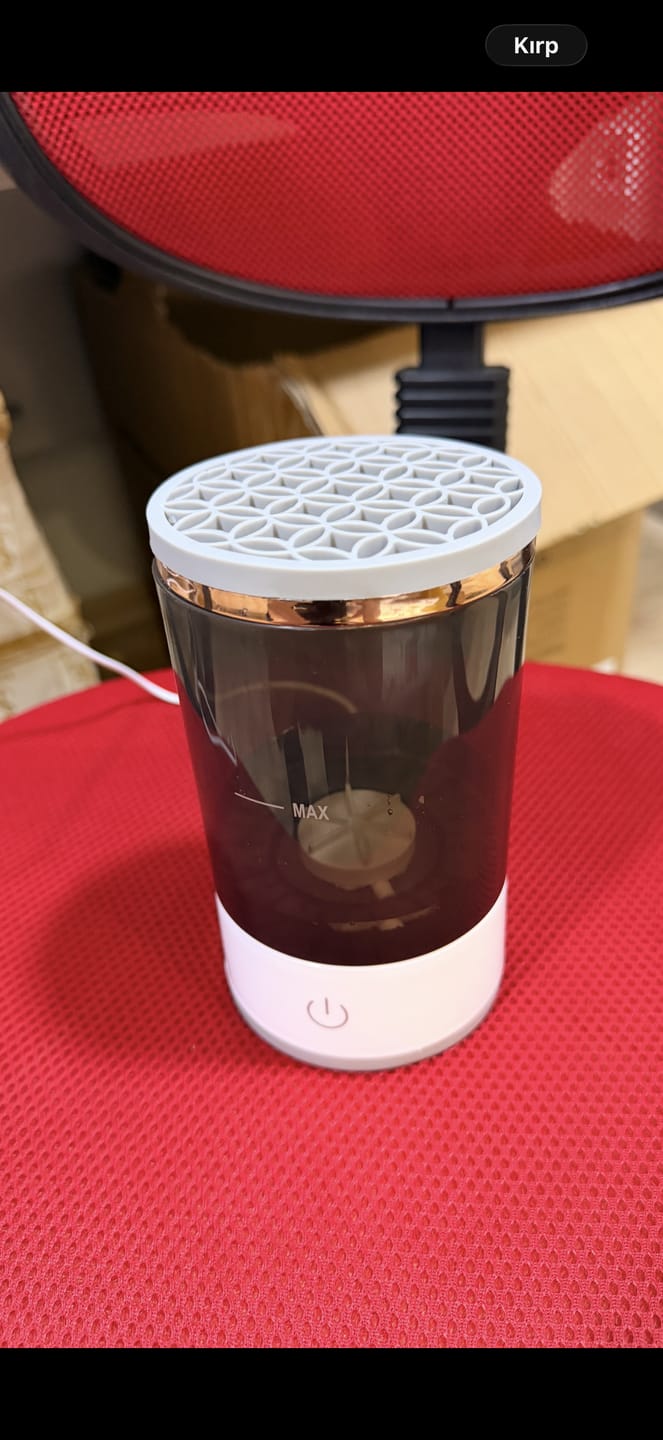 Customer photo review of Işıltı Otomatik Makyaj Fırçası Temizleme Cihazı | Tek Tuşla Profesyonel Bakım