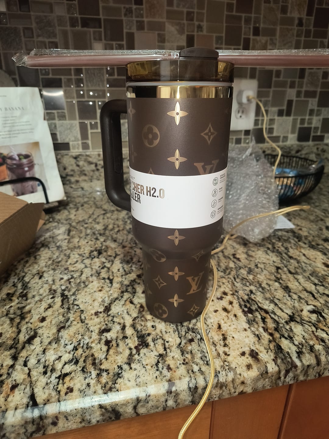 Customer photo review of Designer Holographic In-Car Insulated Cup 40OZ Free shipping by✈️✈️✈️