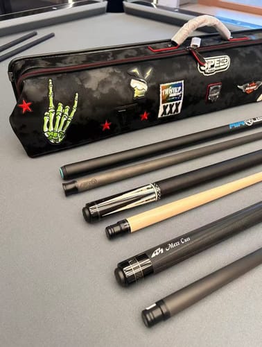 Customer photo review of Lizard Rainbow Series Cue Case 3B4S