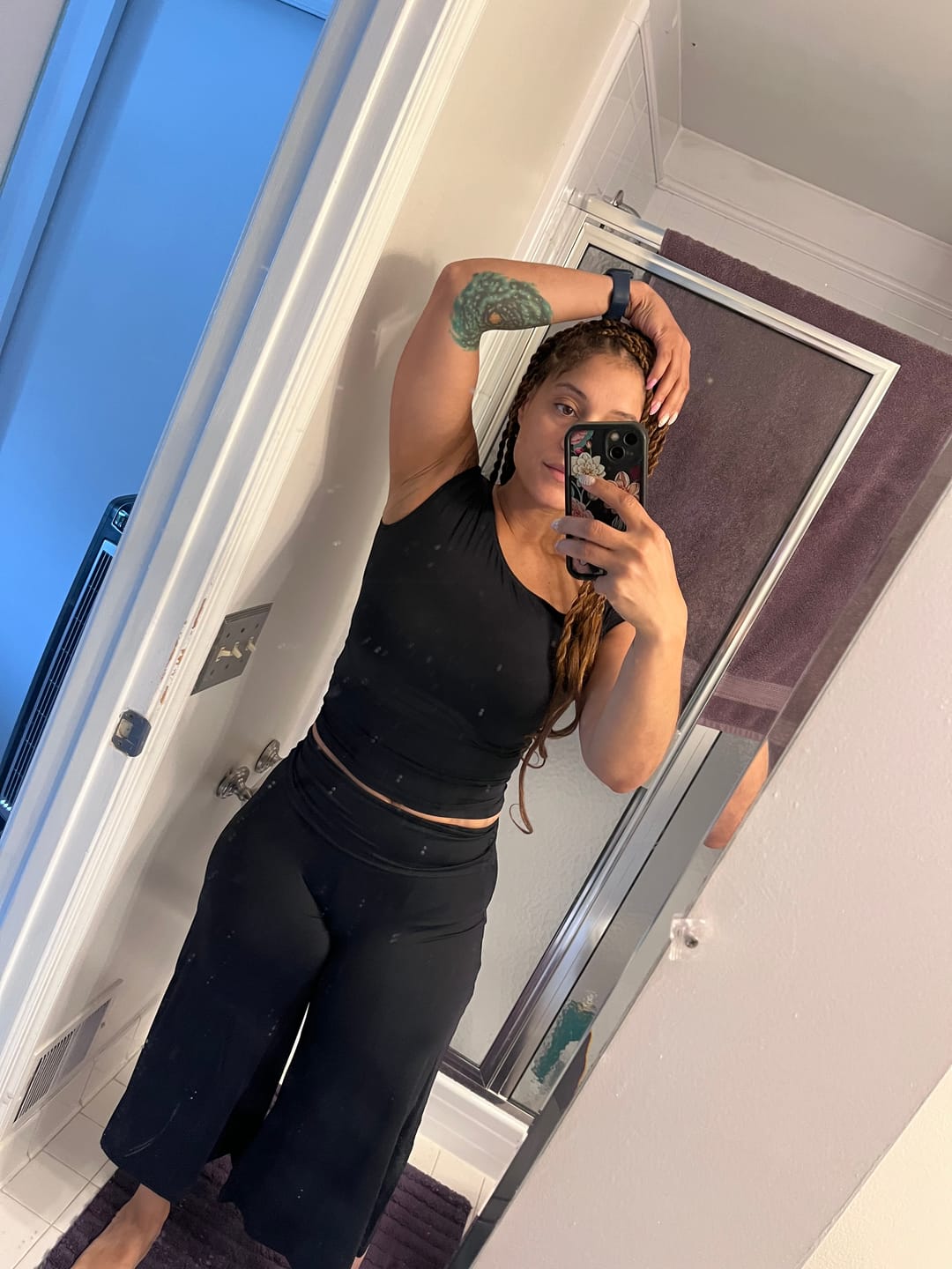 Customer photo review of ELLE TOP