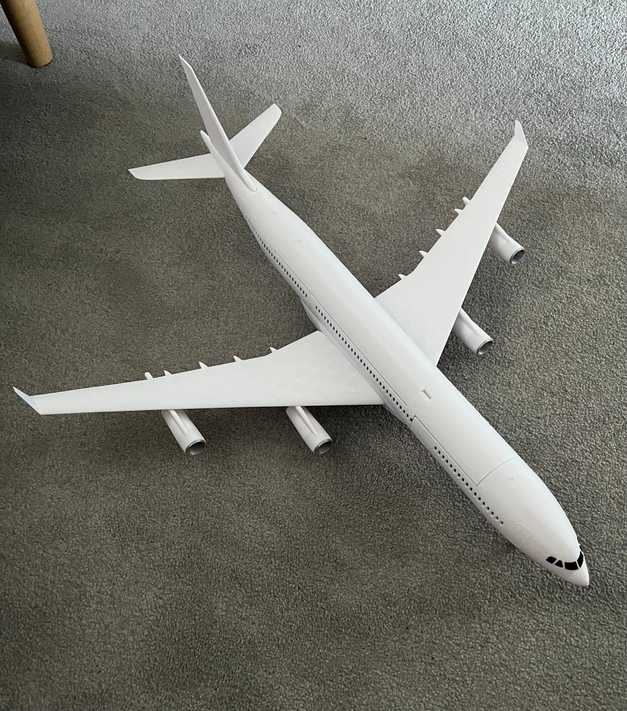 Customer photo review of A340-300 - style model plane (1/100 scale)