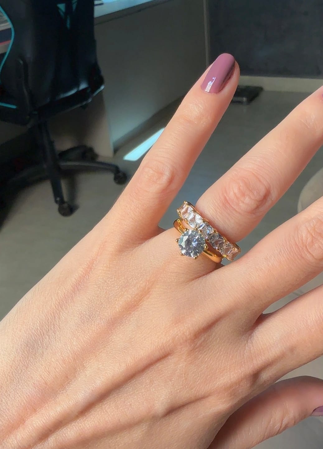 Customer photo review of Anel Solitário Beout Banhado em Ouro 18k