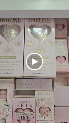 Customer video review of Signature Scent Full Collection