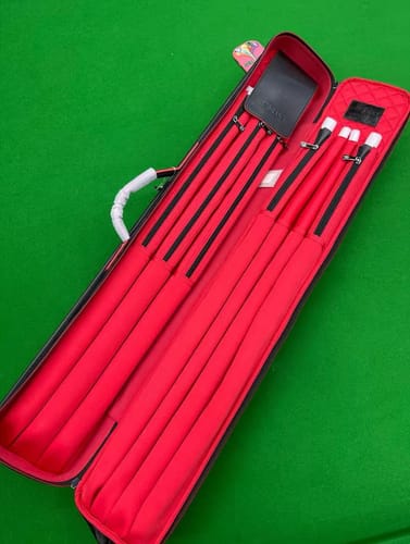 Customer photo review of Lizard Rainbow Series Cue Case 3B4S