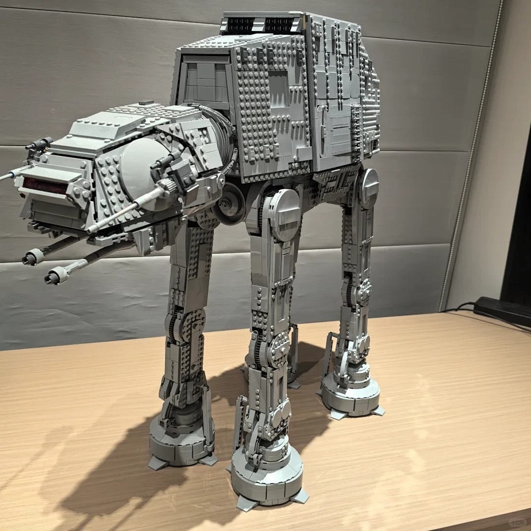 Customer photo review of LEGO Star Wars AT-AT Walking Machine (75313) - RESELL