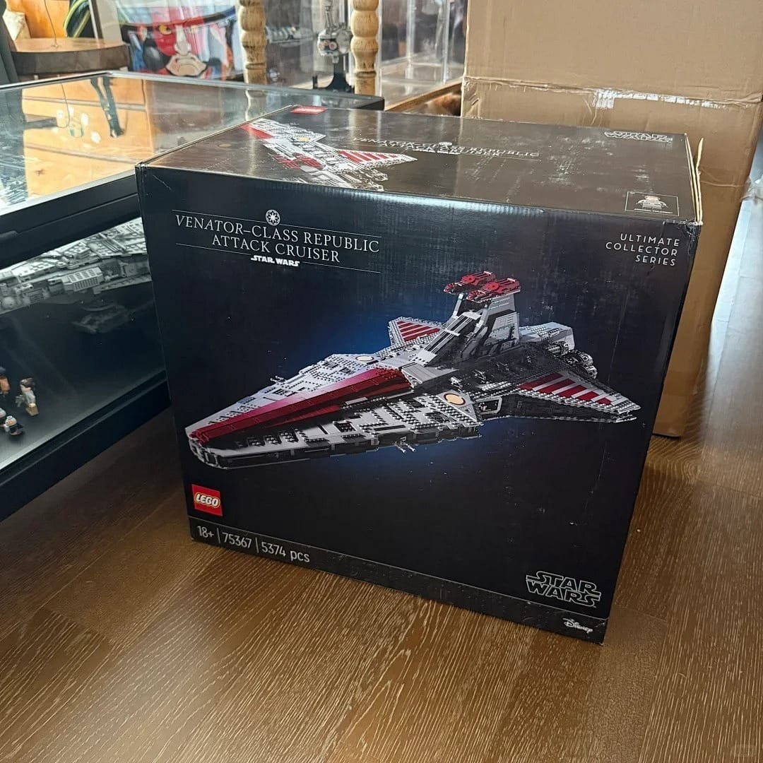 Customer photo review of LEGO Venator-Class Republic Attack Cruiser (75367) - RESELL