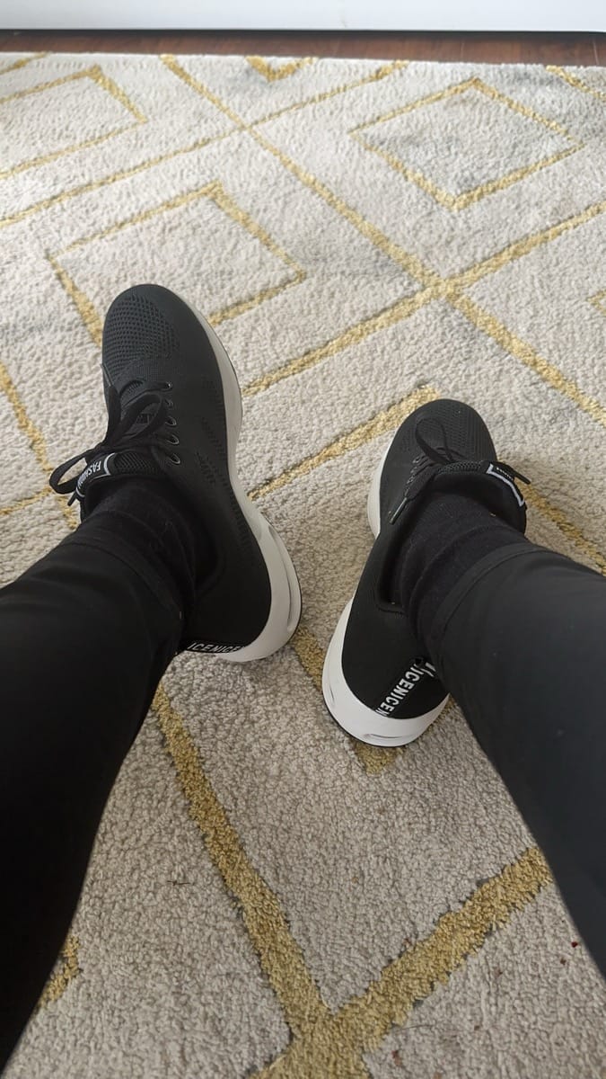 Customer photo review of OrthoCare | Comfortabele Schoenen met Luchtkussenzool