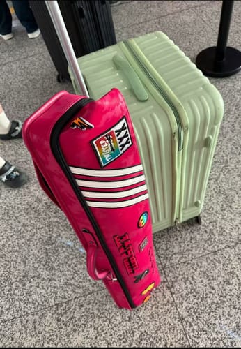 Customer photo review of Lizard Rainbow Series Cue Case 3B4S