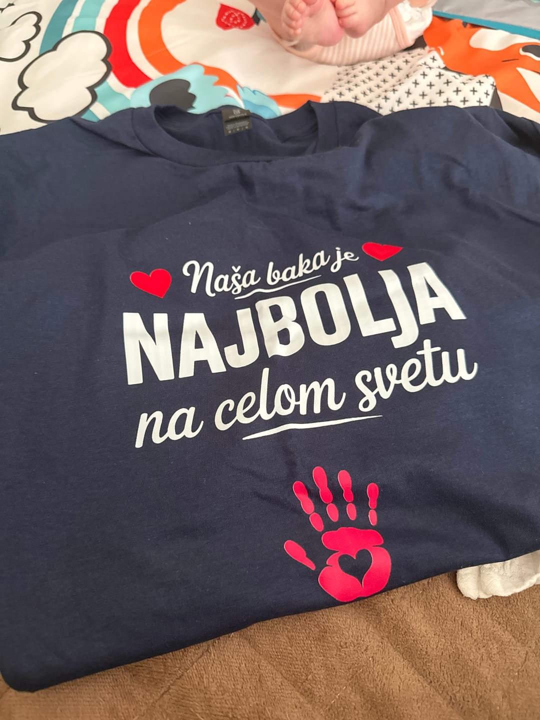 Customer photo review of Naša baka je najbolja - Majica