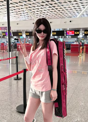 Customer photo review of Lizard Rainbow Series Cue Case 3B4S