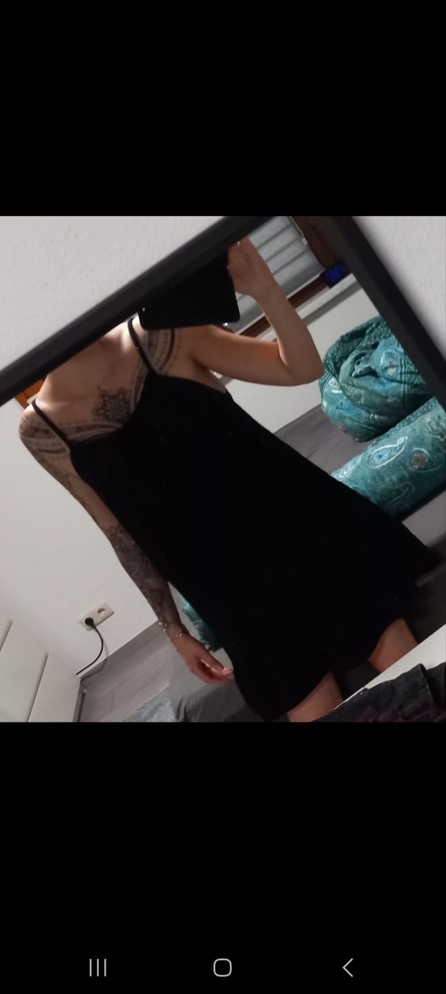 Customer photo review of Musselinkleid mit Volantsaum Kelly Schwarz