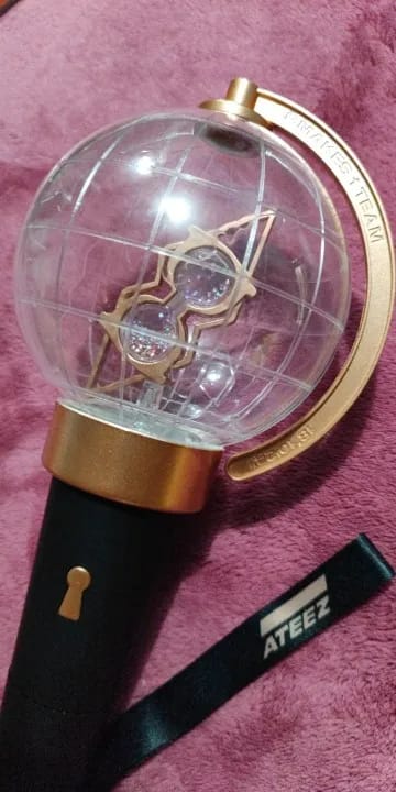Customer photo review of ATEEZ Lightstick Ver.1