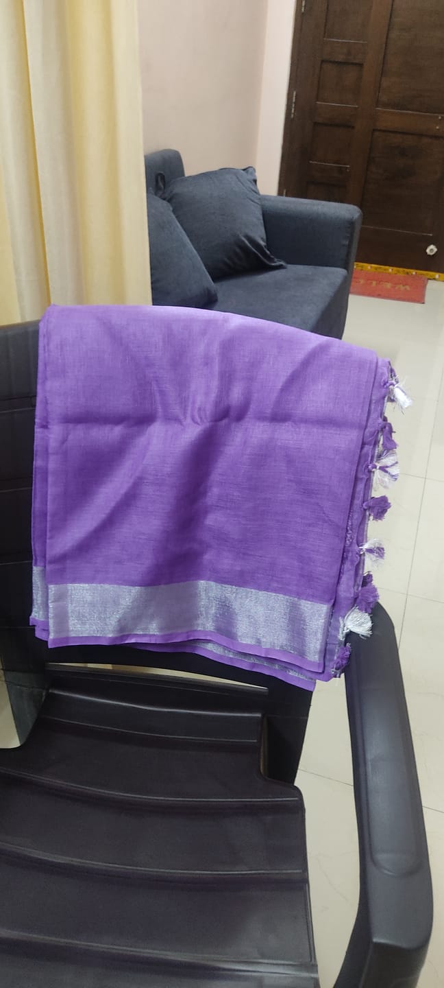 Customer photo review of Handwoven Pure Linen Saree