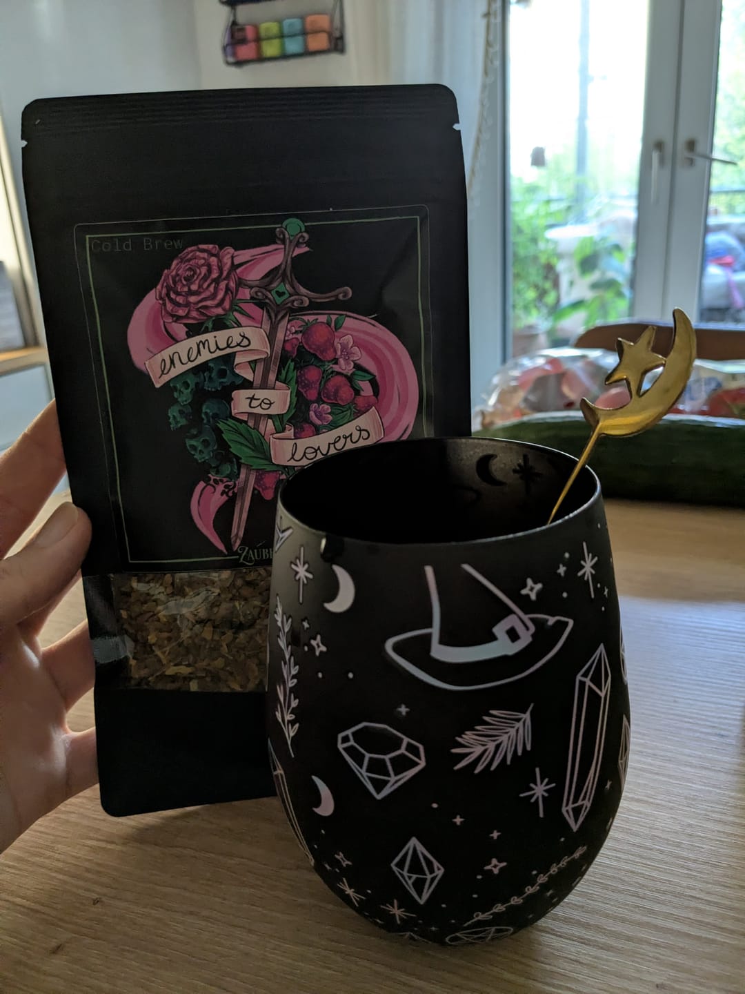 Customer photo review of Enemies to Lovers Cold Brew Tee – Matcha Erdbeere Eistee