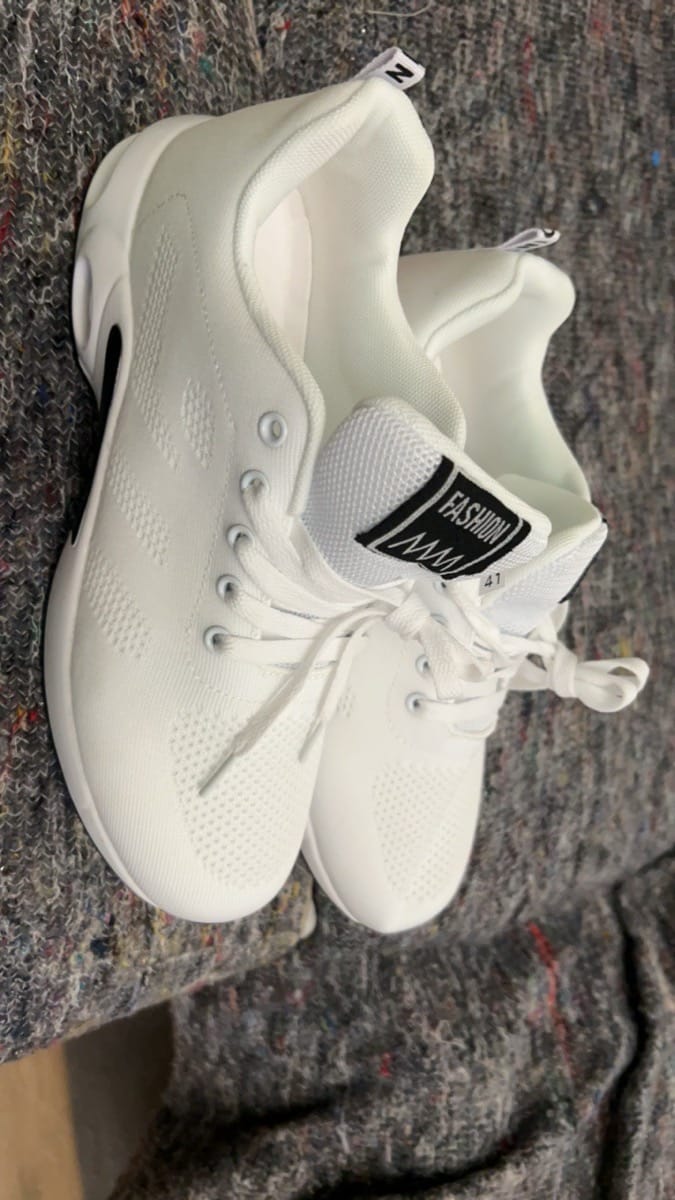 Customer photo review of OrthoCare | Comfortabele Schoenen met Luchtkussenzool