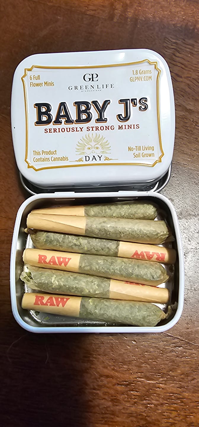 Customer photo review of RAW Dogwalker Mini Pre Roll Cones