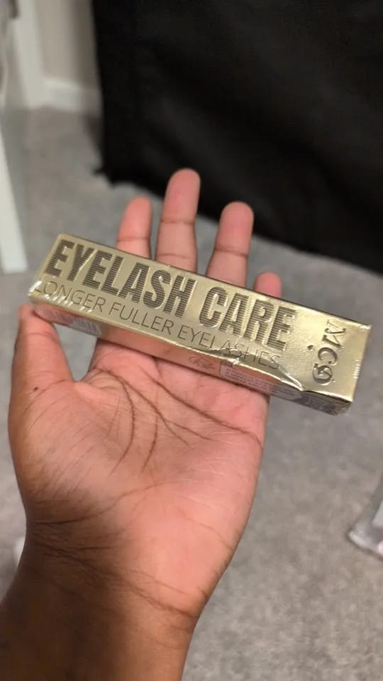 Customer photo review of BROWFI™ - Perfect Eyebrows in 5 seconds