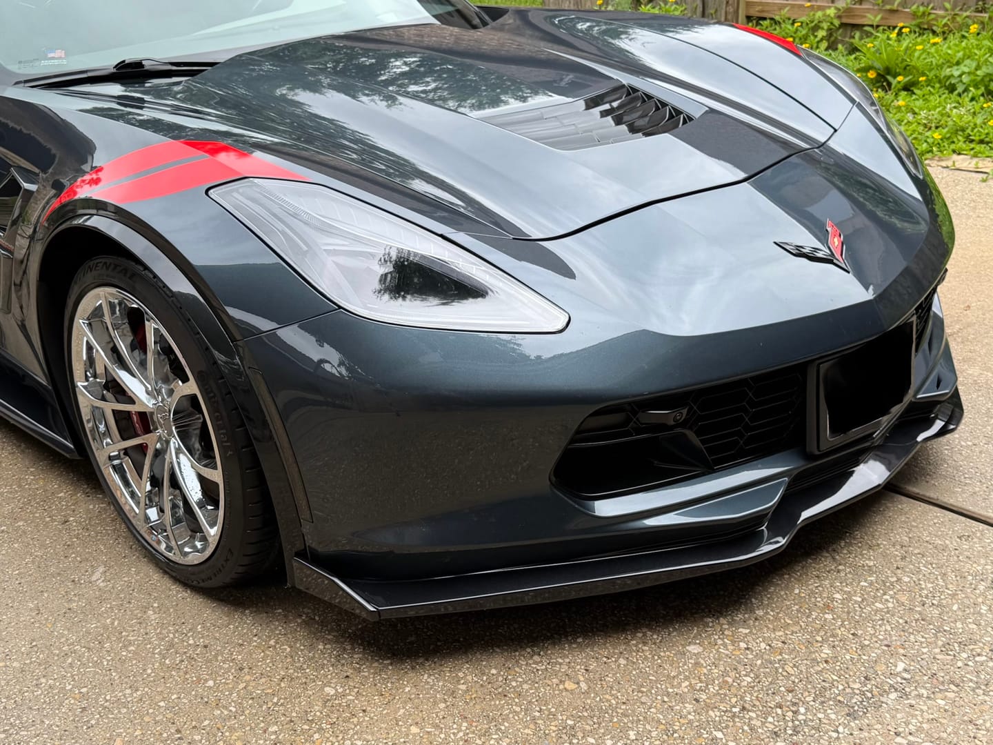Customer photo review of Chevrolet Corvette C7 Stage 2 Front Splitter With Side End Caps