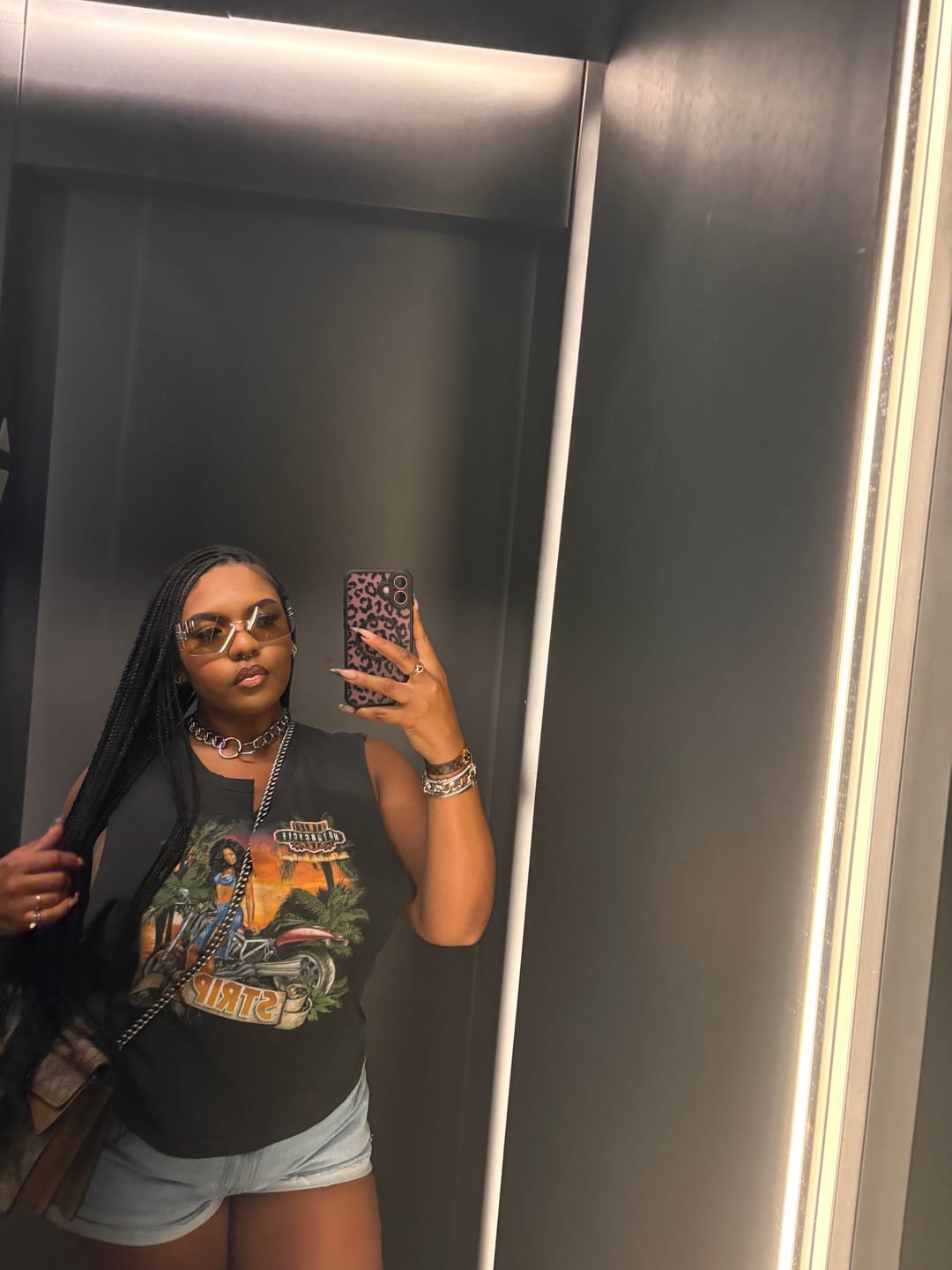 Customer photo review of HONOLULU HOTTIE VINTAGE TEE