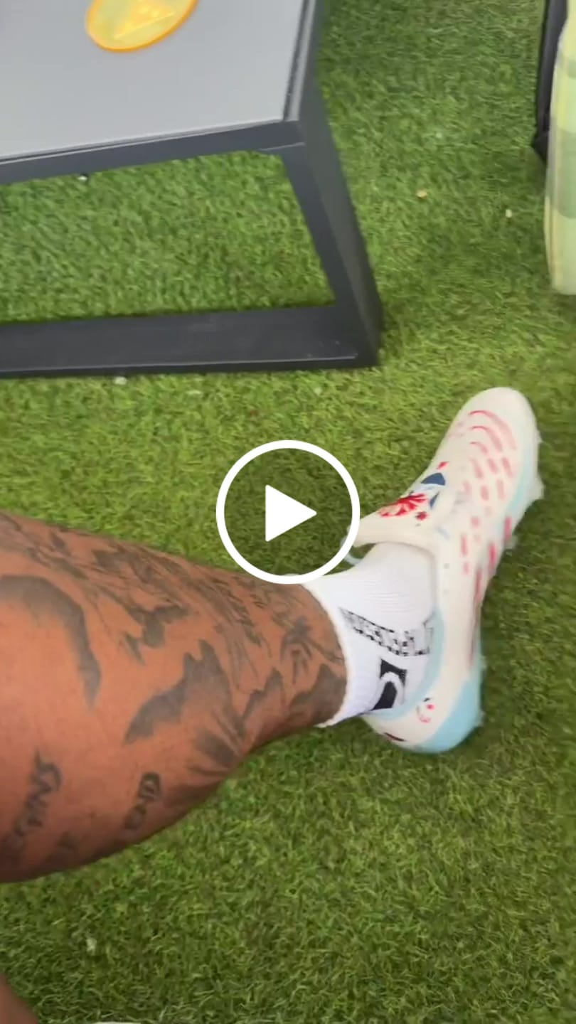 Customer video review of PREDATOR ELITE FOLD-OVER TONGUE FG THE FOOTBALL GAL