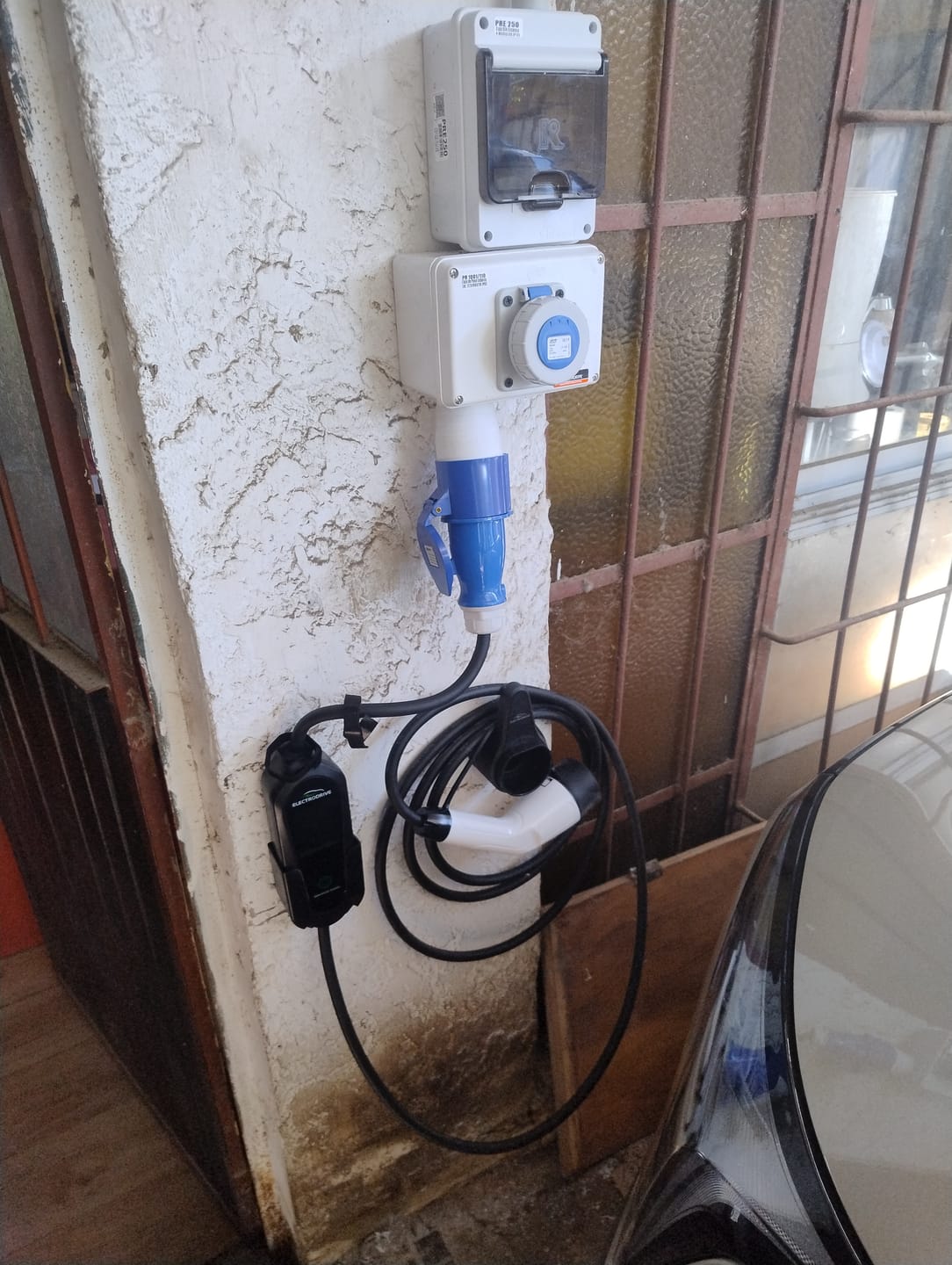 Customer photo review of Cargador Portátil 7 kW Tipo 2 — Para BYD, Chery, Geely y más