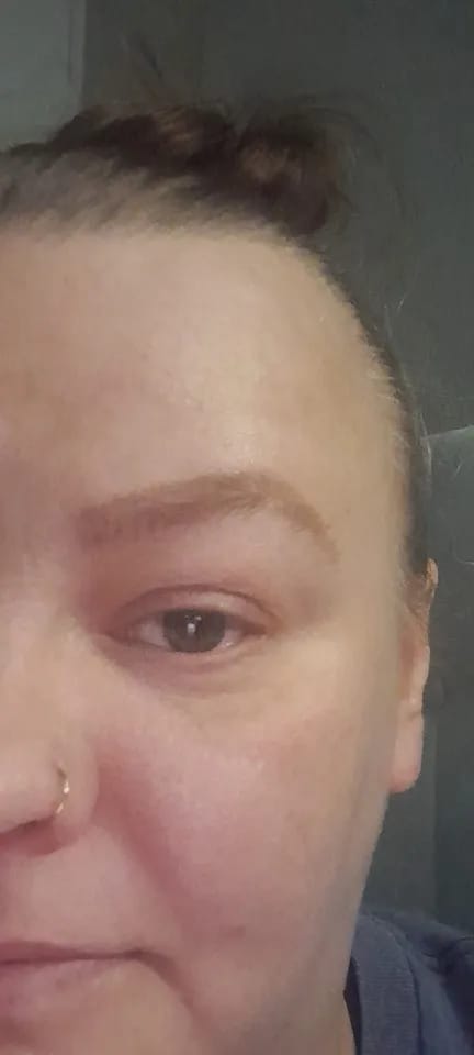 Customer photo review of BROWFI™ - Perfect Eyebrows in 5 seconds
