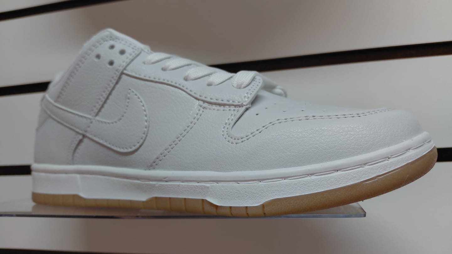 Customer photo review of Tenis Dunk Blanco Ambar