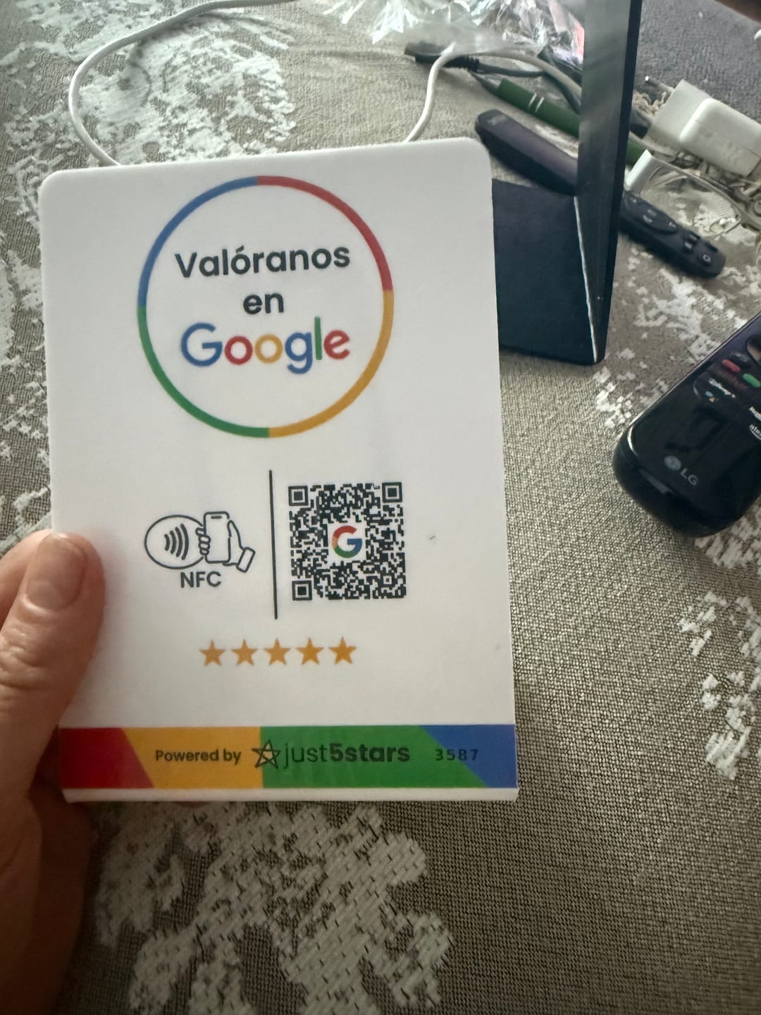 Customer photo review of Expositor Reseñas Google NFC & QR (ES)