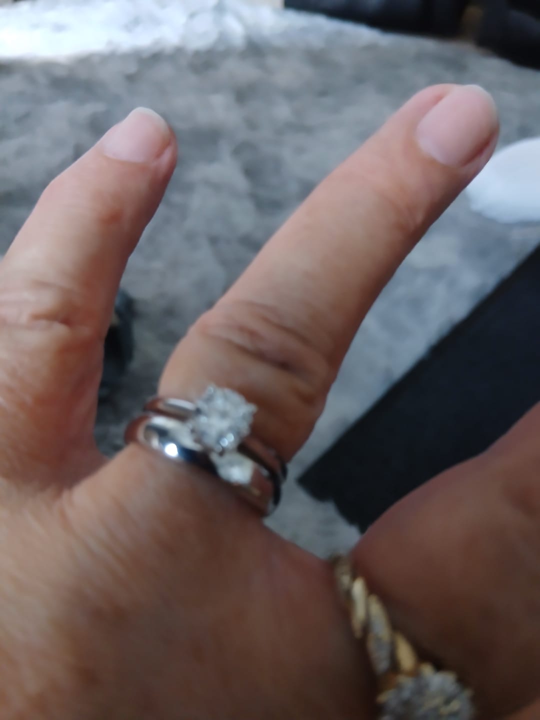 Customer photo review of White Gold 4mm Wonder Ring